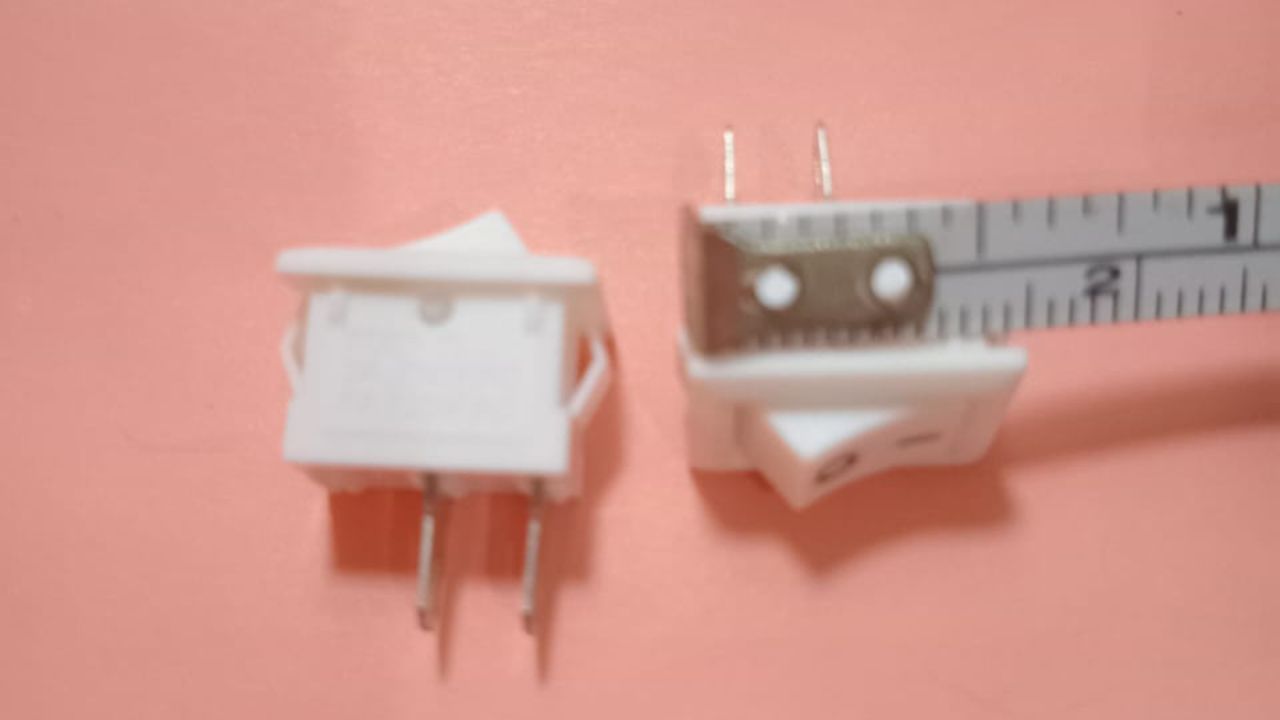 Interruptor Pequeño De 2 Patas Tipo Barco, KCD01-11  3A 250C AV 6A 125V AC  10X15MM