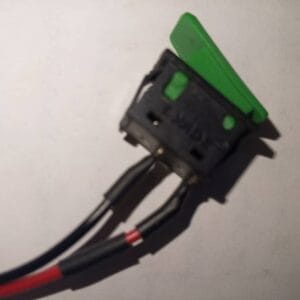 Pulsador de Bocina Rect 10A 125V 6A 250V con Cable Negro Rojo KCD1 LY601