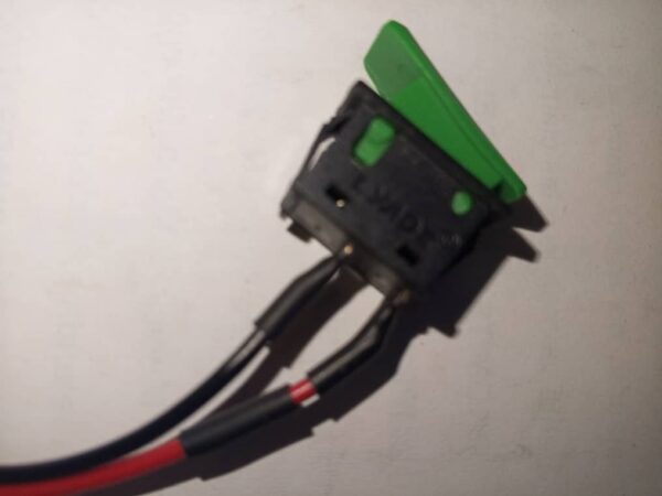 Pulsador de Bocina Rect 10A 125V 6A 250V con Cable Negro Rojo KCD1 LY601