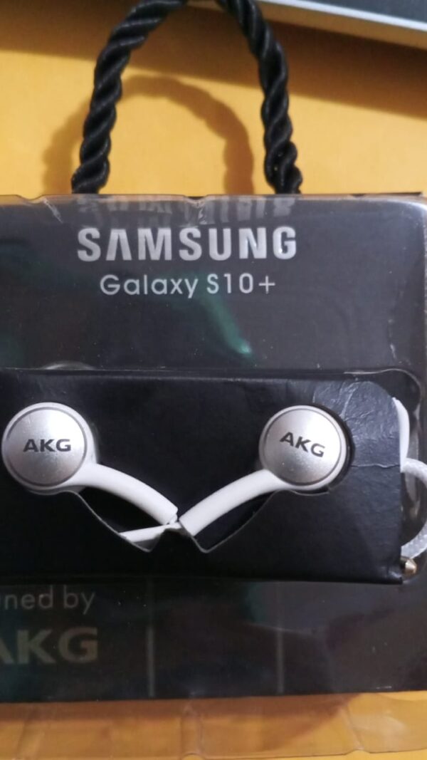 Audífonos Samsung Galaxy S10  tuned dy AKG